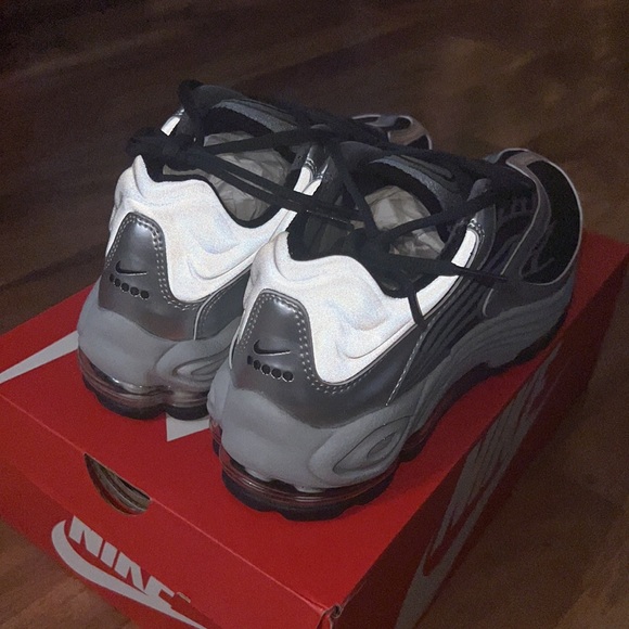 New Nike Air Tuned Max - Picture 4 of 7